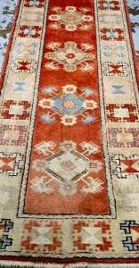 Clean rug with rich colours